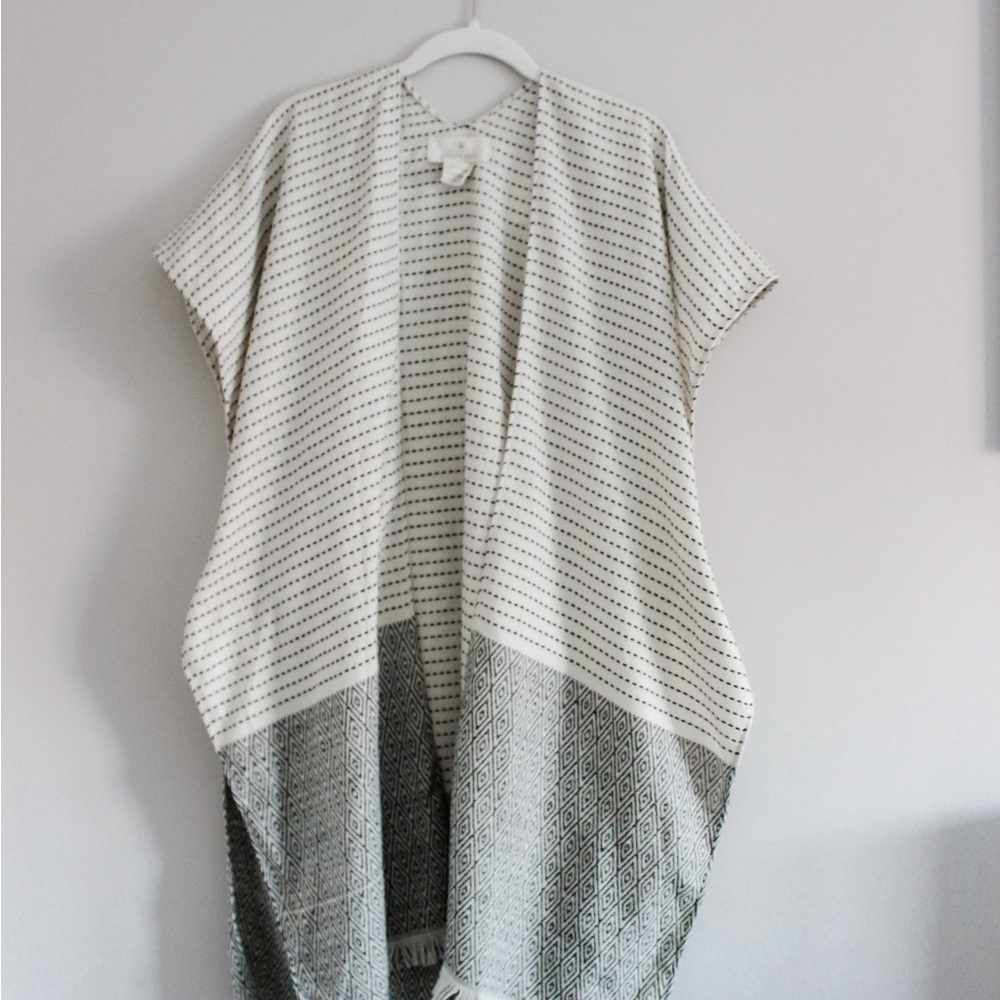 Black and White Beach Wrap